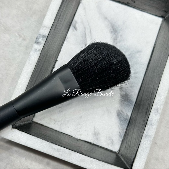 NARS #21 contour / highlighter brush - Picture 2 of 4